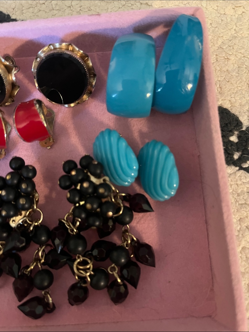 Vintage Lot of Clip On Earrings Jewelry Lot - Picture 4 of 4